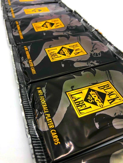 1995 Collector’s Edge Black Label NFL Trading Cards, Wax Pack – Bild 7