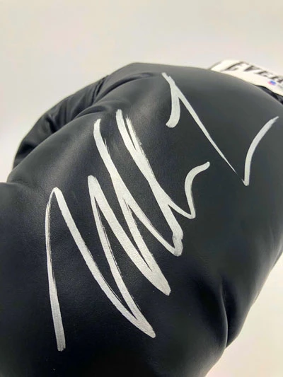 MIKE TYSON Boxing Showcase, Boxhandschuh (Everlast) Schwarz – Bild 5