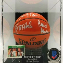 LARRY BIRD, ROBERT PARISH Und KEVIN McHALE Basketball Showcase (Boston Celtics) Signierter Basketball, Silver Series