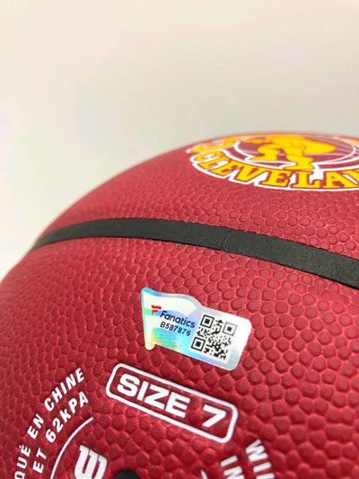 EVAN MOBLEY Basketball Showcase (Cleveland Cavaliers) Signierter Basketball, Cleveland City Edition – Bild 3