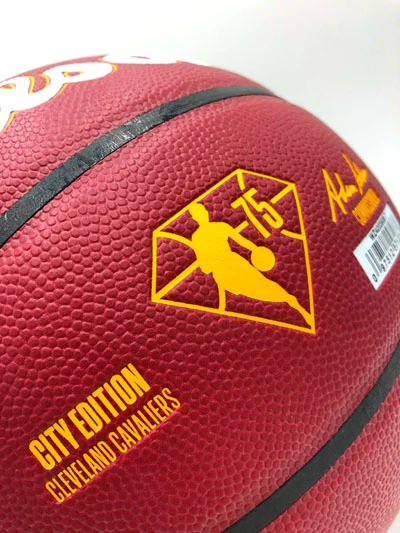 EVAN MOBLEY Basketball Showcase (Cleveland Cavaliers) Signierter Basketball, Cleveland City Edition – Bild 11