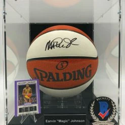 MAGIC JOHNSON Basketball Showcase (Los Angeles Lakers) Signierter Basketball, White Panel