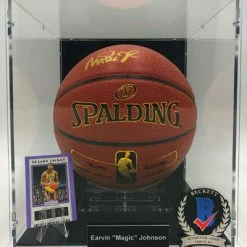 MAGIC JOHNSON Basketball Showcase (Los Angeles Lakers) Signierter Basketball ZI/O Excel