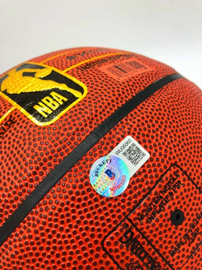 MAGIC JOHNSON Basketball Showcase (Los Angeles Lakers) Signierter Basketball ZI/O Excel – Bild 3