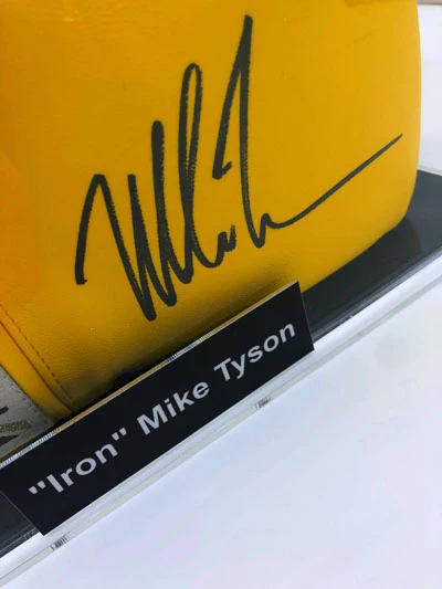 MIKE TYSON Boxing Showcase, Boxhandschuh (Cleto Reyes) Yellow Glove – Bild 5