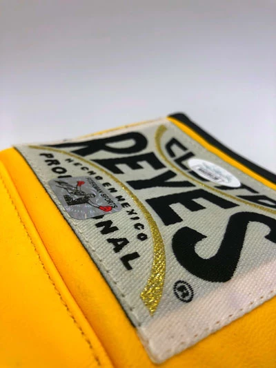 MIKE TYSON Boxing Showcase, Boxhandschuh (Cleto Reyes) Yellow Glove – Bild 10
