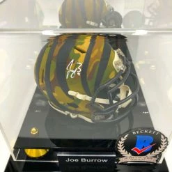 JOE BURROW Showcase (Cincinnati Bengals) Signierter NFL Mini Helm, Camo