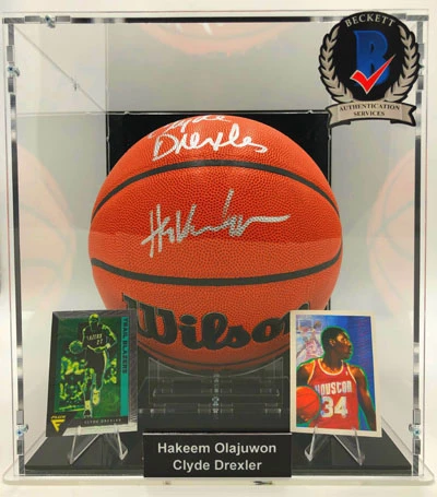 HAKEEM OLAJUWON & CLYDE DREXLER Basketball Showcase (Houston Rockets) Signierter Basketball, Wilson Authentic