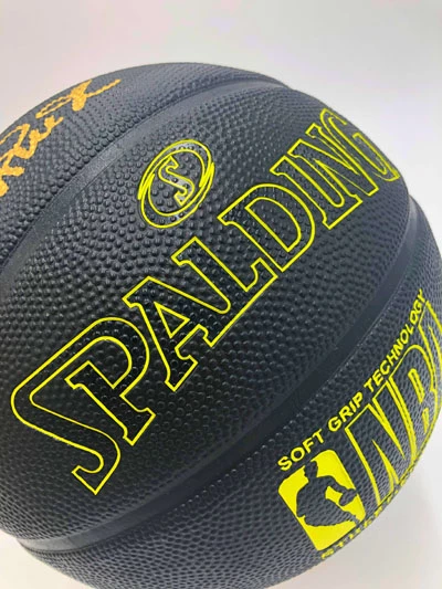 EARVIN “MAGIC” JOHNSON (Los Angeles Lakers) Signierter Basketball, Street Phantom – Bild 3