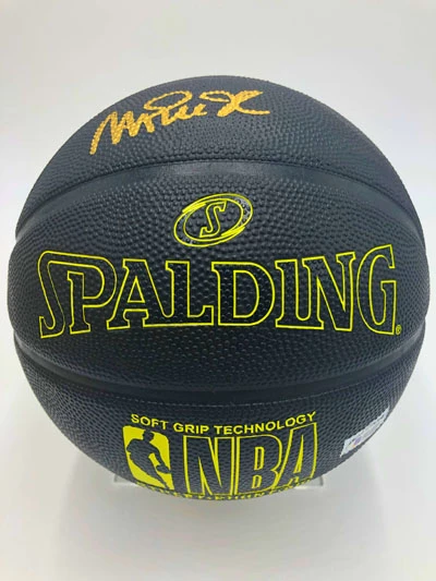 EARVIN “MAGIC” JOHNSON (Los Angeles Lakers) Signierter Basketball, Street Phantom