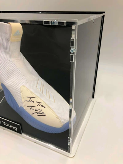 TRAE YOUNG Basketball Showcase (Atlanta Hawks) Signierter Basketball-Schuh, Adidas LightStrike L – Bild 7