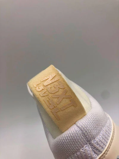 TRAE YOUNG Basketball Showcase (Atlanta Hawks) Signierter Basketball-Schuh, Adidas LightStrike L – Bild 11