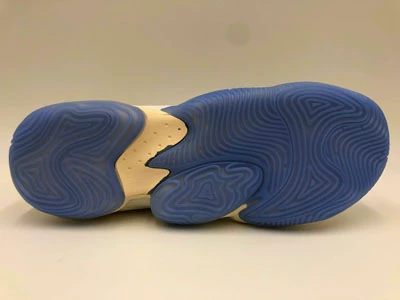 TRAE YOUNG Basketball Showcase (Atlanta Hawks) Signierter Basketball-Schuh, Adidas LightStrike L – Bild 12